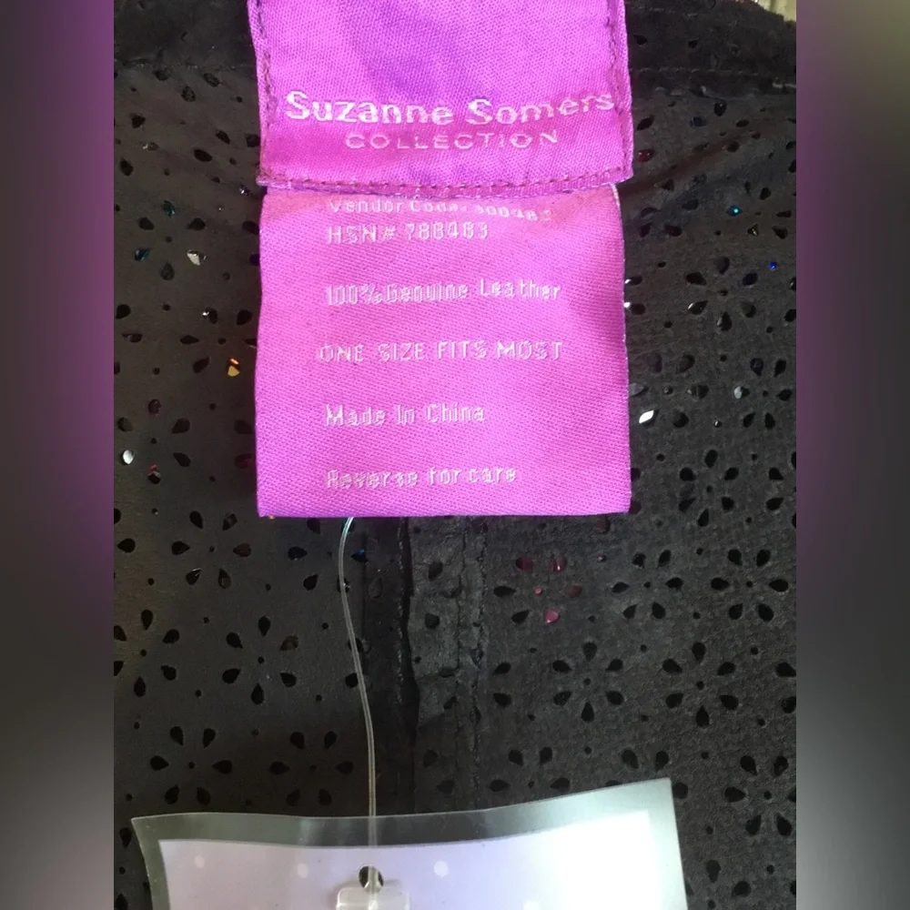💖🌸 See new listing 🌺💜 Suzanne Somers Black Laser Cut Leather Cape Poncho - Picture 12 of 15